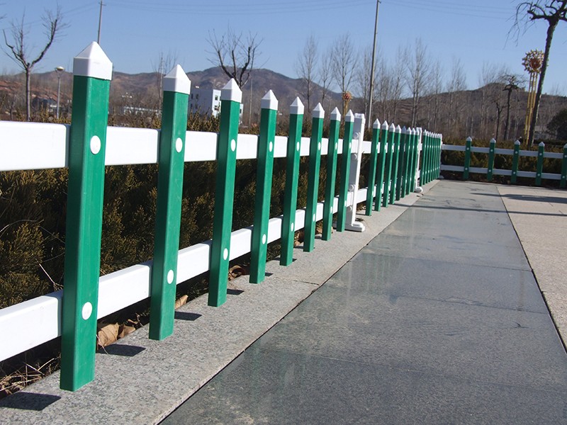 PVC草坪護欄變壓器護欄